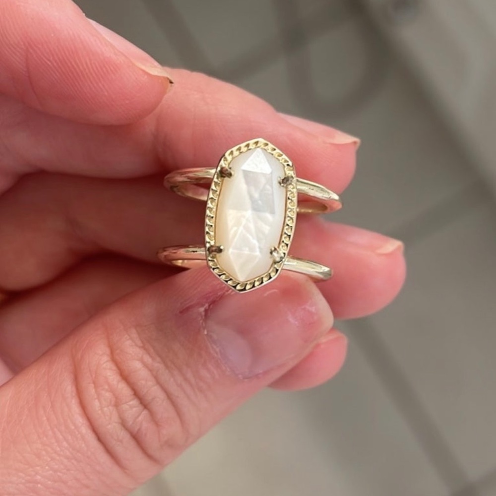 Kendra Scott Mother of Pearl Ring size 6